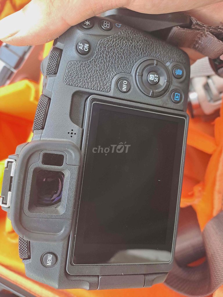Máy ảnh Canon EOS Rp Đen. Mua bán Máy ảnh, Máy quay tại Huyện Việt Yên Bắc Giang được đăng bởi Đàm Trường hình 1