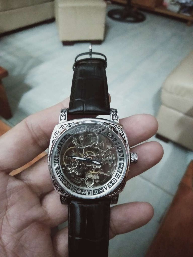 Đồng hồ cỏ lộ máy automatic