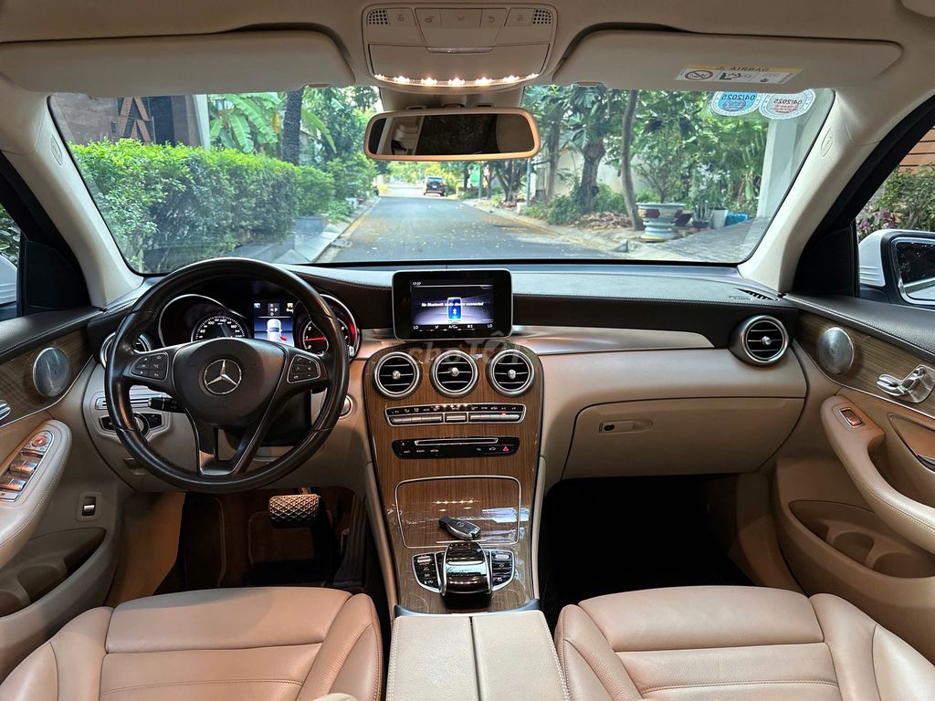Merc GLC250 4Matic Trắng/Kem Odo chỉ 60 ngàn Km. Mua bán Ô tô tại Quận 8 Tp Hồ Chí Minh được đăng bởi Gon Nguyen hình 12