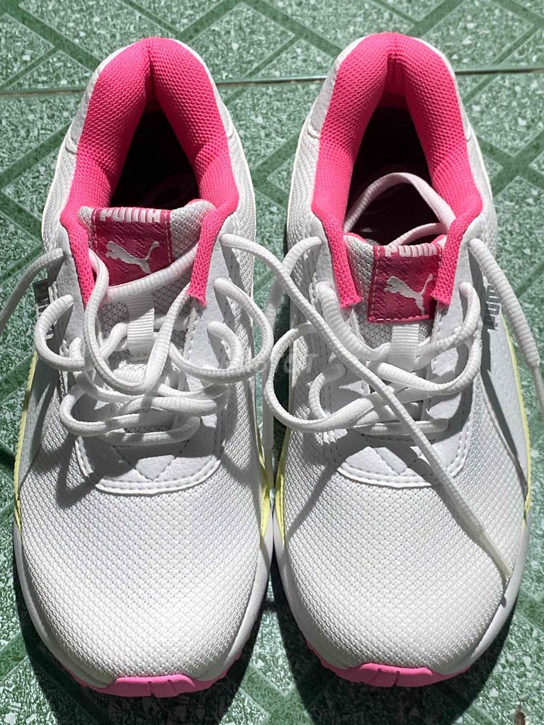 Giày thể thao Puma Nữ Vải Trắng Hồng Vàng. Mua bán Giày dép tại Huyện Hóc Môn Tp Hồ Chí Minh được đăng bởi Quang Huy hình 1