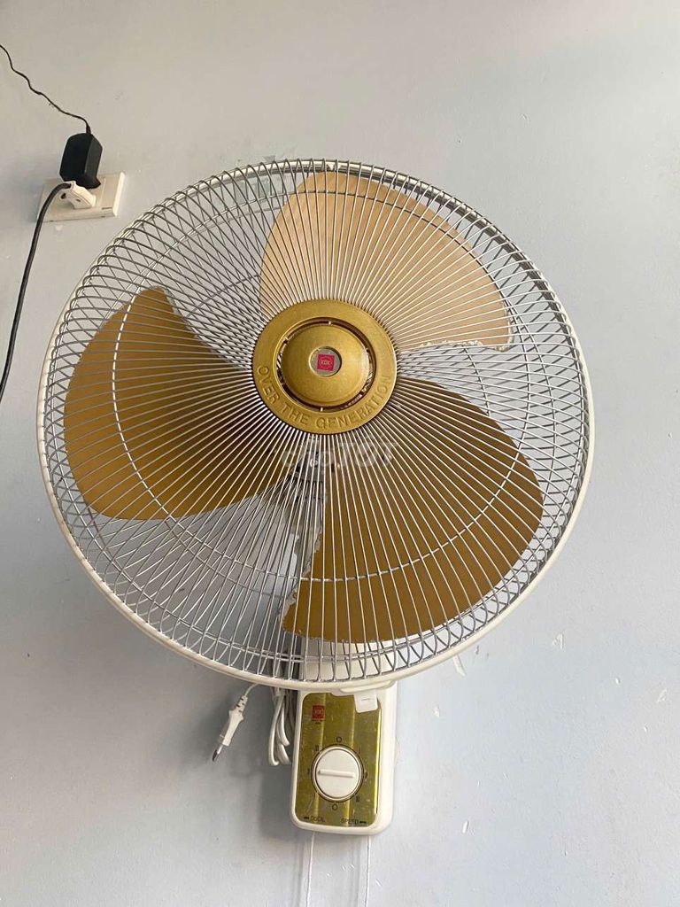 Quạt treo tường KDK R40CH Nhật Bản Trắng Vàng. Mua bán Quạt tại Huyện Củ Chi Tp Hồ Chí Minh được đăng bởi Chú Tư  hình 1