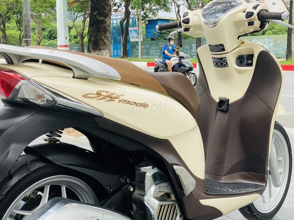 HONDA SH MODE 125 TIẾT KIỆM XĂNG MÁY BỀN CHẠY KHỎE. Mua bán Xe máy tại Quận Nam Từ Liêm Hà Nội được đăng bởi TRÍ KIÊN hình 2