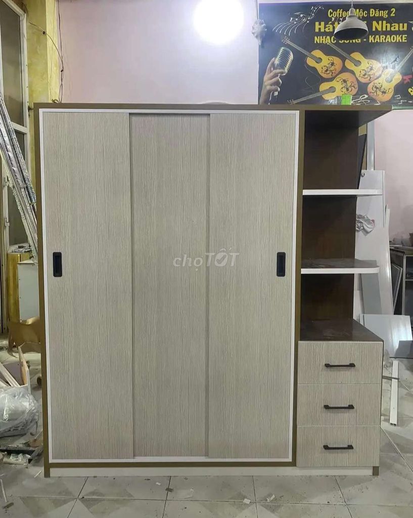 TỦ NHỰA CỬA LÙA 3 CÁNH 1 KỆ KHUNG ÓC CHÓ CÁNH SỒI