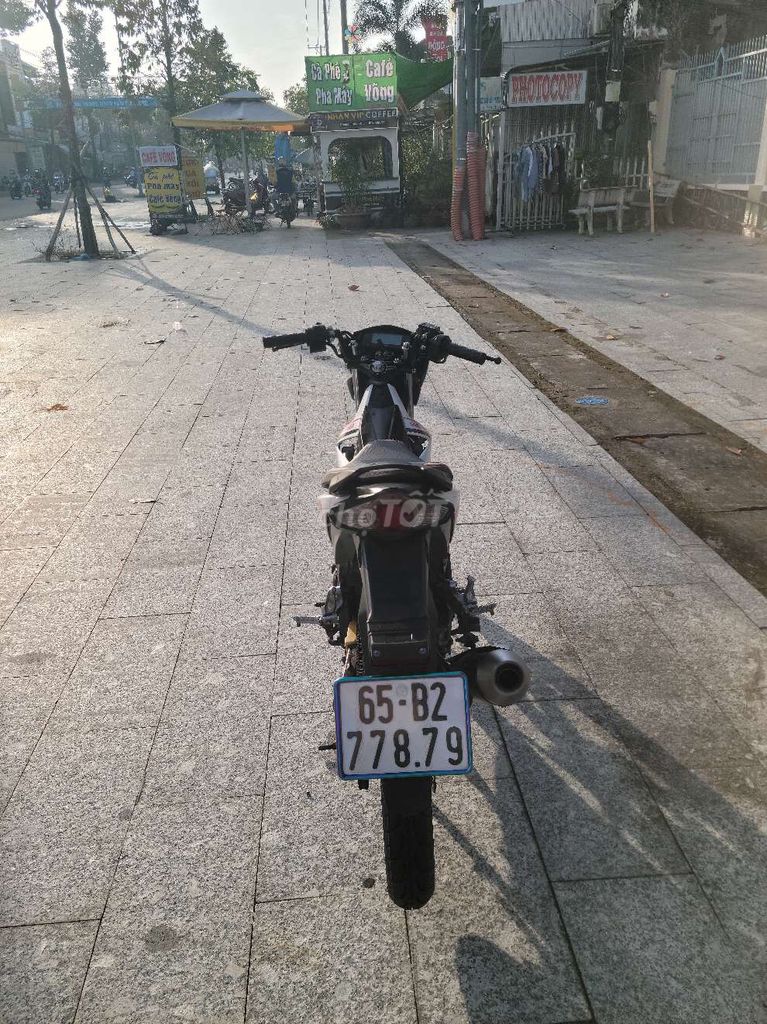 Suzuki Satria F150 Trắng đen hồng Rất mới. Mua bán Xe máy tại Quận Thốt Nốt Cần Thơ được đăng bởi Nguyễn Minh  hình 2