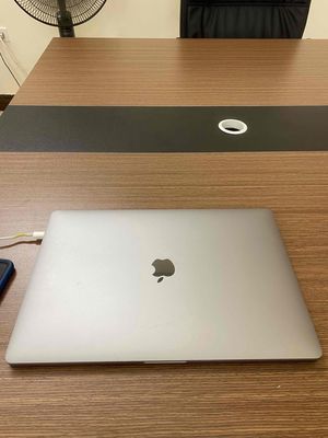 Macbook pro 2018 15inch i7/16g/512g gray