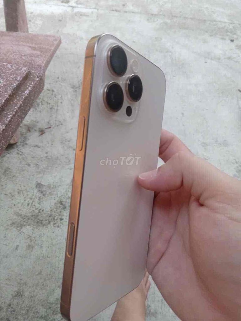 Apple iPhone 16 Pro Max 256GB Vàng FPT. Mua bán Điện thoại tại Thị xã Bến Cát Bình Dương được đăng bởi Bình  hình 1