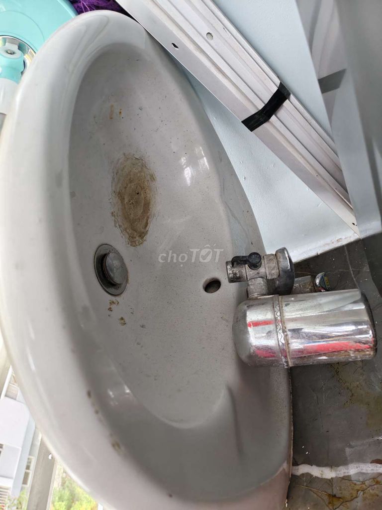 Bồn lavabo đã sử dụng còn mới chưa ố