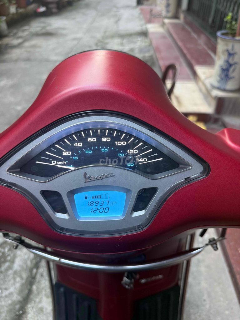 Piaggio Vespa Primavera 2018 Красный 18 тыс. км