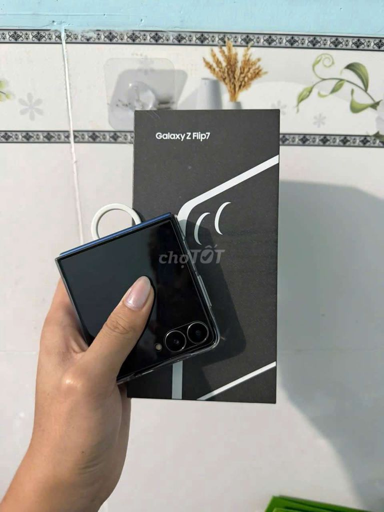 Samsung Galaxy Z Flip 7 Xanh Như mới. Mua bán Điện thoại tại Thị xã Bến Cát Bình Dương được đăng bởi Nguyen Hau hình 1