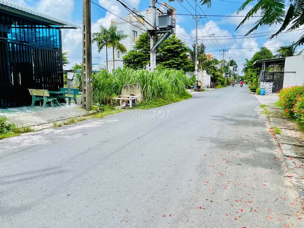 ? BÁN LÔ ĐẤT ĐẸP GIÁ TỐT – ĐƯỜNG NHÁNH NGUYỄN THỊ LẮNG ? Đường Nguyễn Thị Lắng, Xã Tân Phú Trung, Huyện Củ Chi, Tp Hồ Chí Minh Huyện Củ Chi Tp Hồ Chí Minh