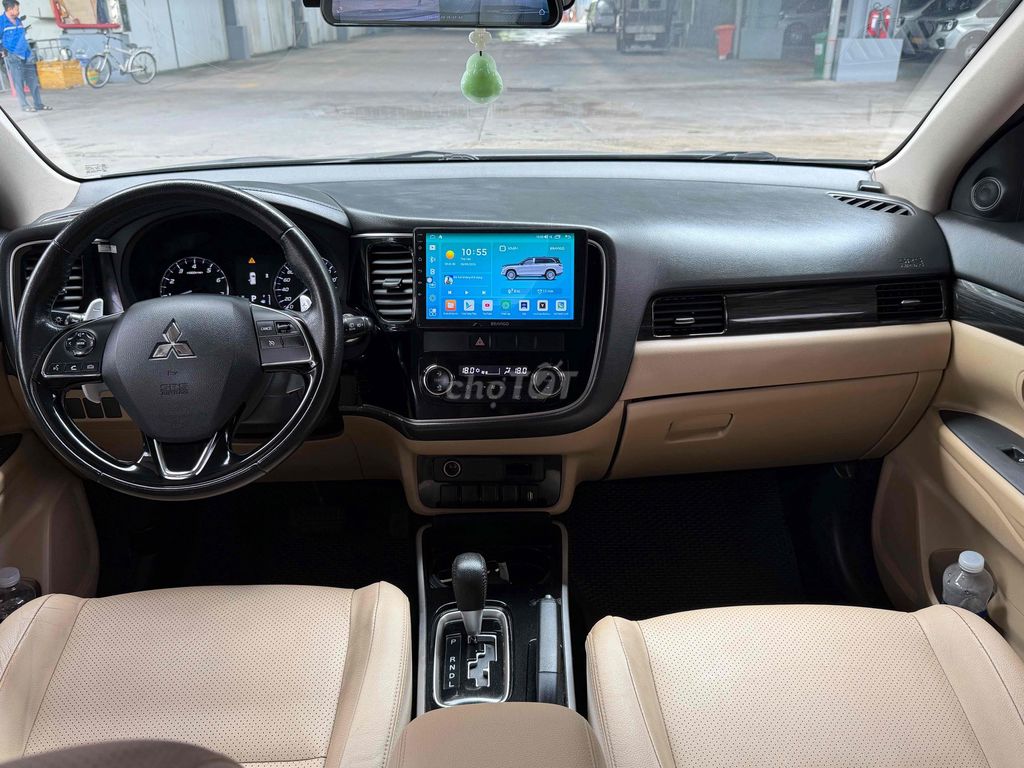 Mitsubishi Outlander 2.0L Premium 2018 Серый