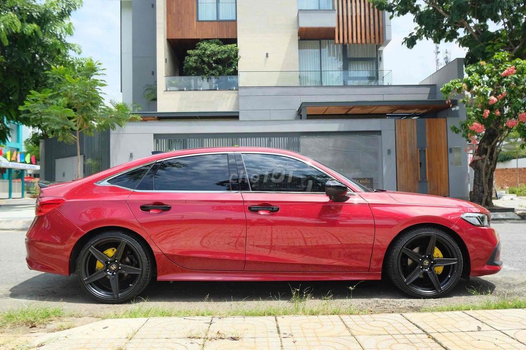 Civic RS Đỏ 2023- 34000 km, Trang bị trên 50 Trieu. Mua bán Ô tô tại Quận 7 Tp Hồ Chí Minh được đăng bởi SHOWROOM HONDA ÔTÔ QUẬN 7 hình 11