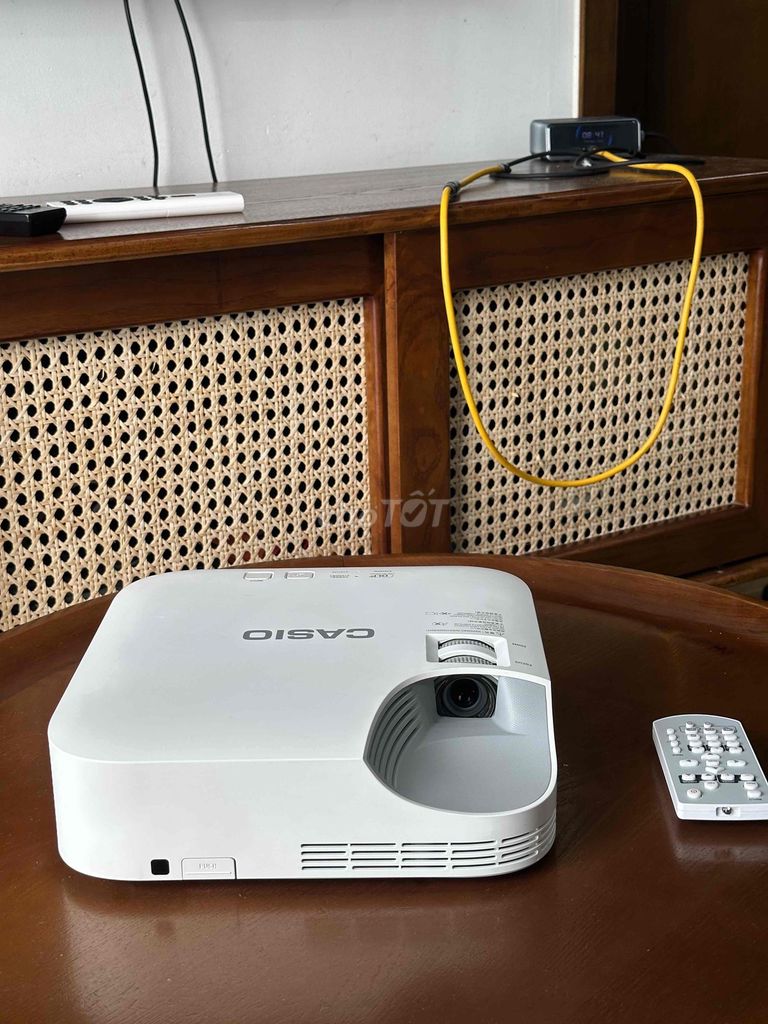 Máy chiếu Casio Xj V1 Trắng. Mua bán Đồ dùng văn phòng tại Quận Cầu Giấy Hà Nội được đăng bởi Quynh Koong hình 1