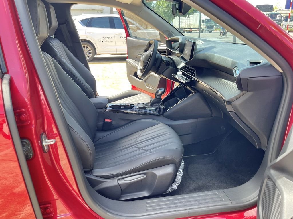 Peugeot 2008 2023 GT Line 1.2 AT - 12000 km. Mua bán Ô tô tại Thành phố Qui Nhơn Bình Định được đăng bởi Võ Trường Sơn hình 10