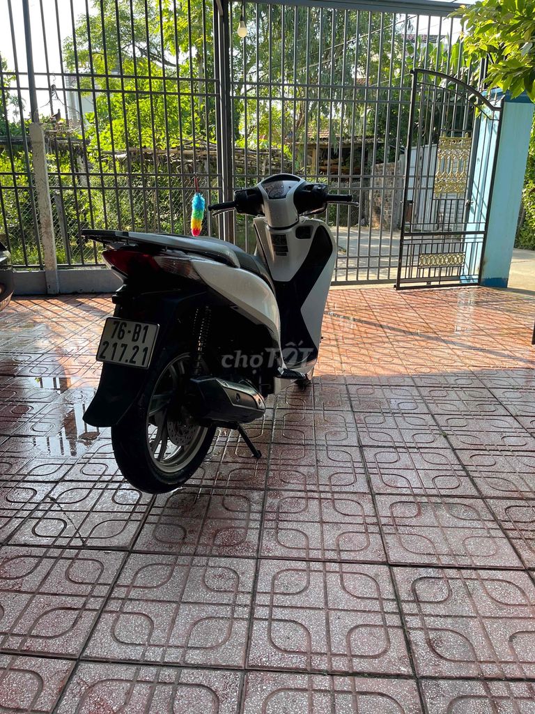 xe sh gia đình dư Sài. Mua bán Xe máy tại Thành phố Quảng Ngãi Quảng Ngãi được đăng bởi Quynh hình 3