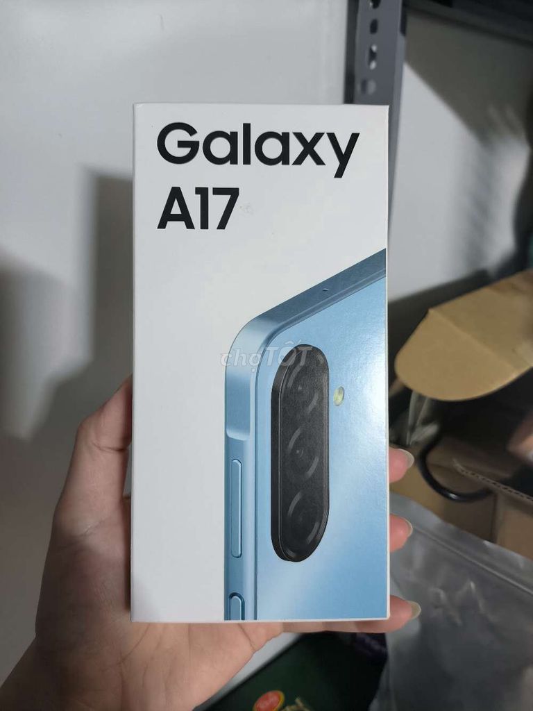 Samsung Galaxy A17 128GB Xanh. Mua bán Điện thoại tại Huyện Hoài Đức Hà Nội được đăng bởi Nguyễn Thị Hằng hình 1