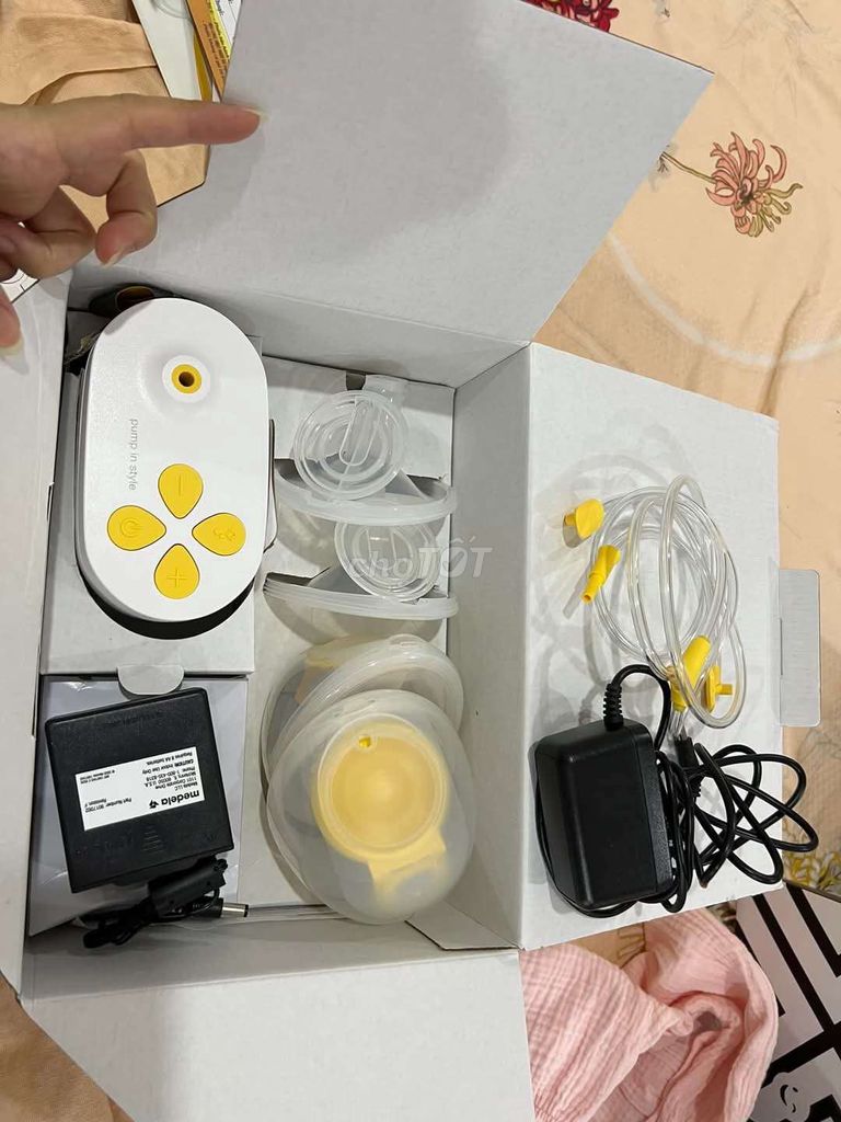 máy hút sữa Medela maxflow hands free