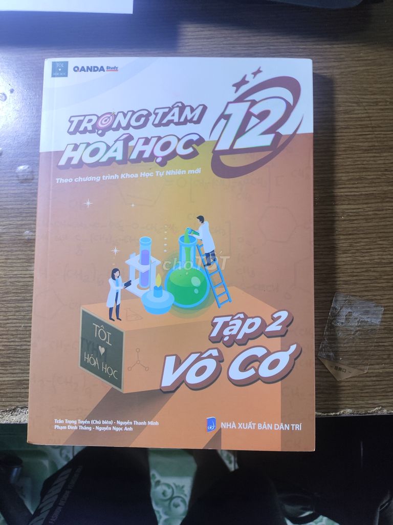 4 cuốn sách hóa