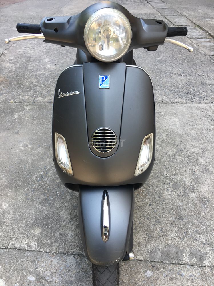 Piaggio Vespa LX 3vie mới để không giáo viên