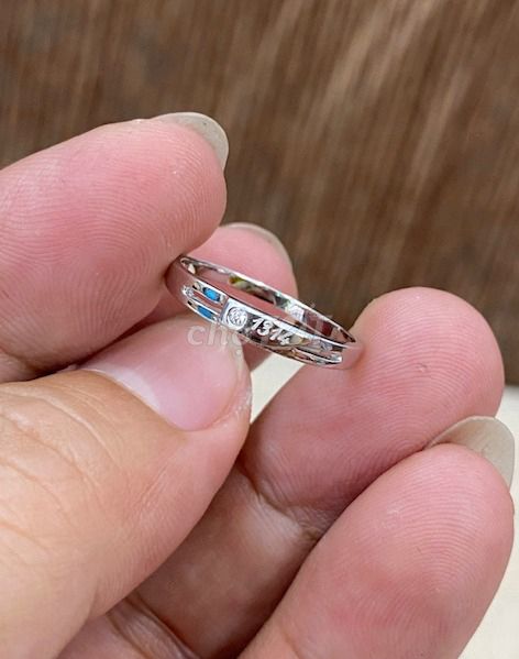 Nhẫn bạc Nữ 925 mạ vàng trắng, đính viên cz sáng. Mua bán Phụ kiện thời trang khác tại Quận 7 Tp Hồ Chí Minh được đăng bởi Hàng hiệu Secondhand hình 3