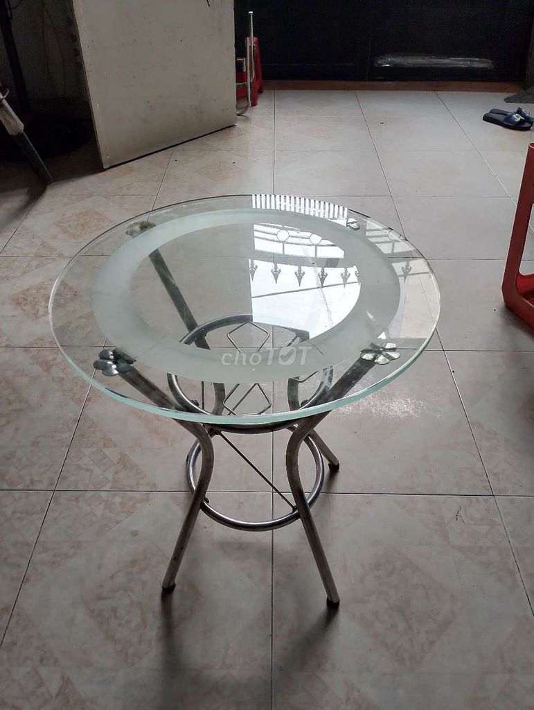 Bàn cà phê Kính Kim loại Tròn. Mua bán Bàn ghế tại Quận Tân Phú Tp Hồ Chí Minh được đăng bởi anh hình 1