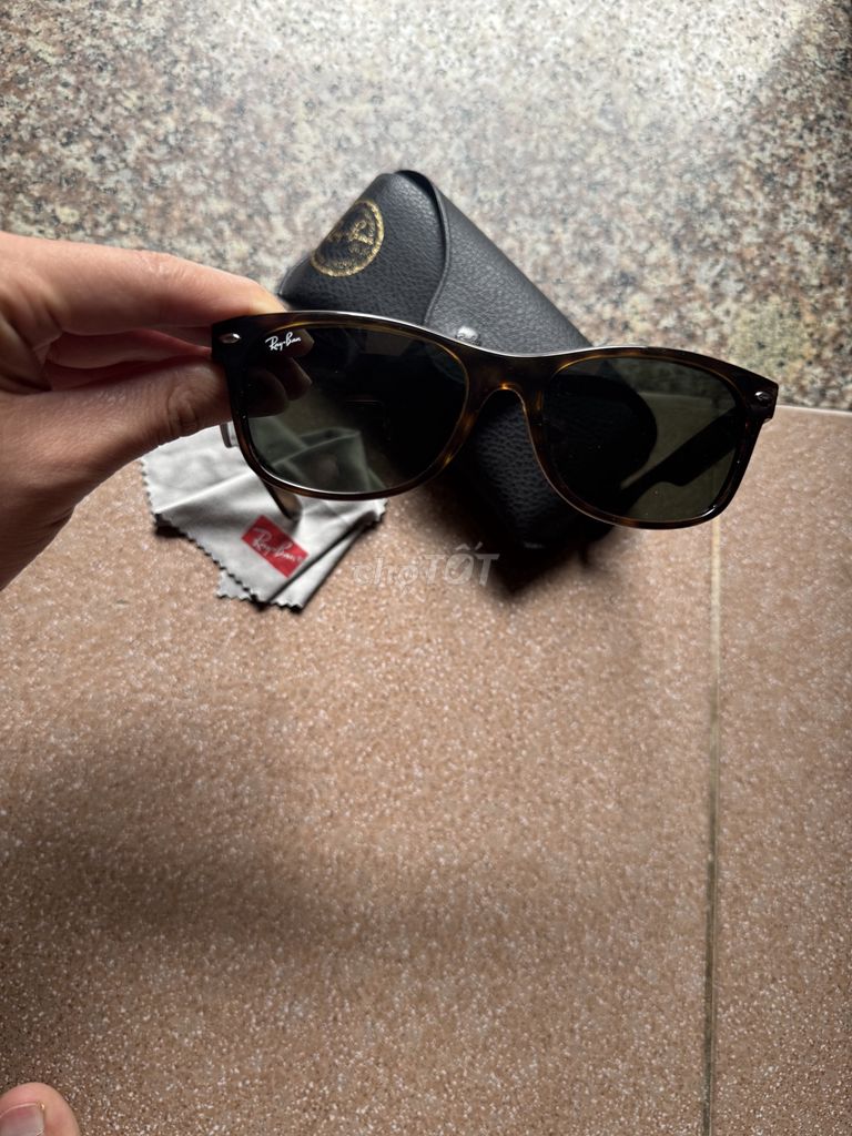 Kính râm Ray-Ban New Wayfarer RB2132. Mua bán Phụ kiện thời trang khác tại Huyện Đan Phượng Hà Nội được đăng bởi trung hình 1