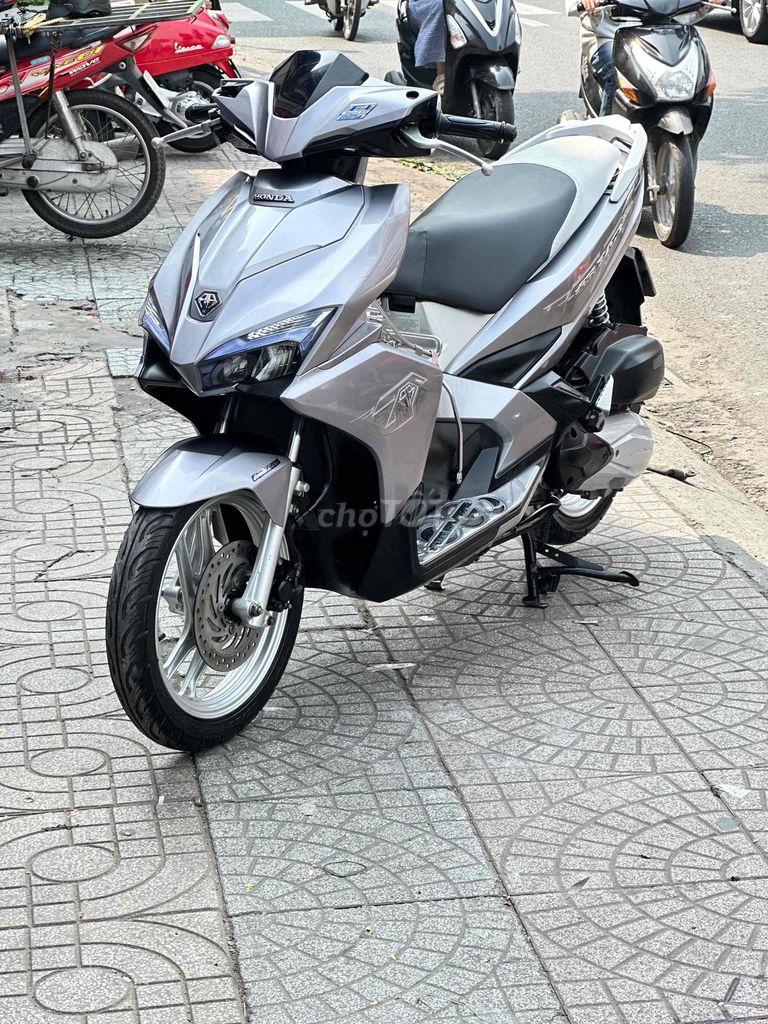 Honda Air Blade 2019 Siêu nhân Bạc. Mua bán Xe máy tại Quận Bình Thạnh Tp Hồ Chí Minh được đăng bởi Chương Decal hình 1