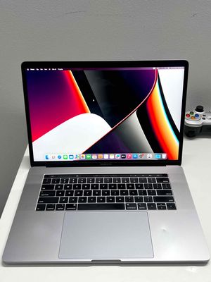 Macbook Pro 2018 15inch i9/32/512