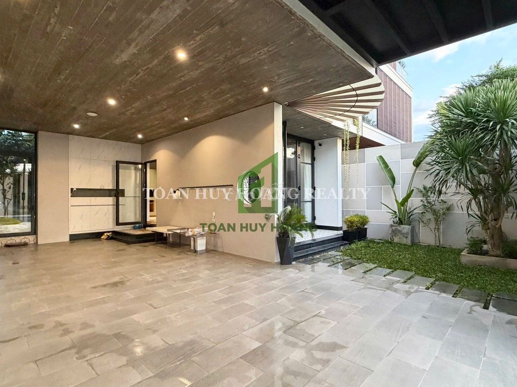 Аренда · 3 комн. · 250 м² · Quận Cẩm Lệ, ул. Đường Nguyễn Phước Lan