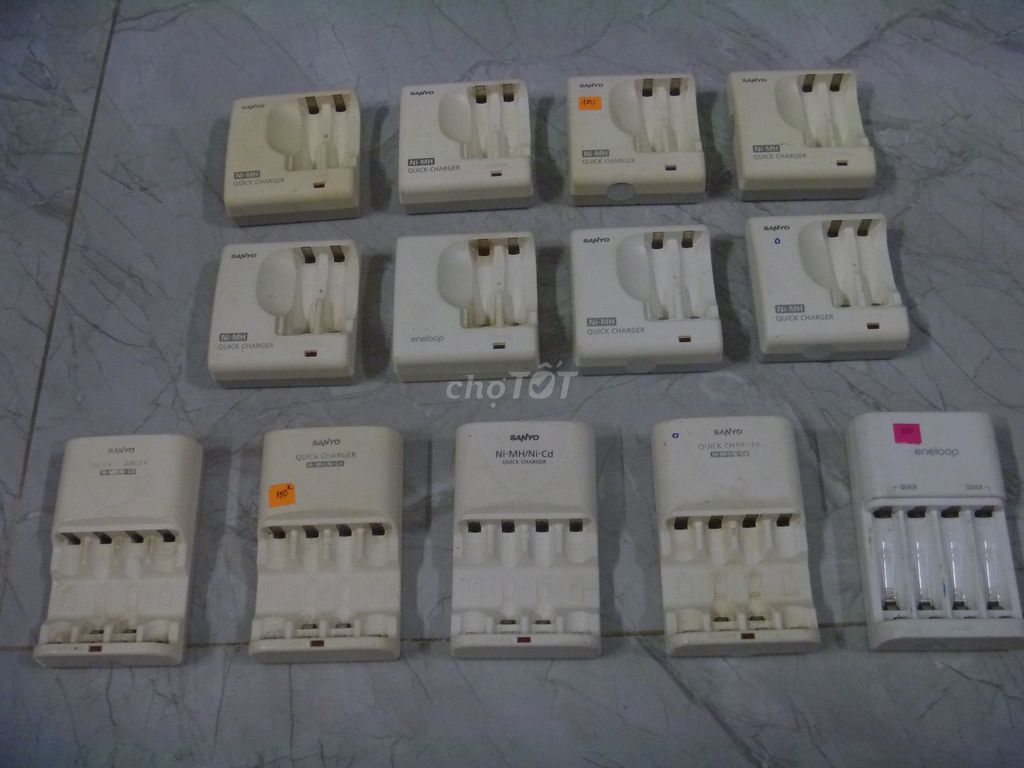 Sạc pin AAA - AA hàng Sanyo- xtay Nhật. Mua bán Phụ kiện (Màn hình, Chuột...) tại Quận Tân Bình Tp Hồ Chí Minh được đăng bởi Sony walkman hình 1