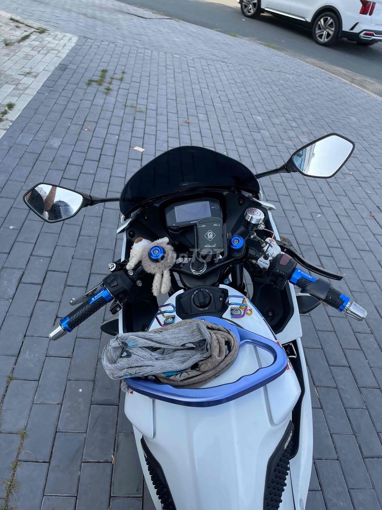 Suzuki GSX R150 Trắng Xanh. Mua bán Xe máy tại Huyện Củ Chi Tp Hồ Chí Minh được đăng bởi xu boy hình 3