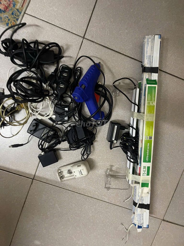 ĐỒ GIA DỤNG GIA ĐÌNH KHÁC ĐÈN SẠC DÂY CÁC LOẠI. Mua bán Nội thất, đồ gia dụng khác tại Quận Cầu Giấy Hà Nội được đăng bởi Bảo hình 1