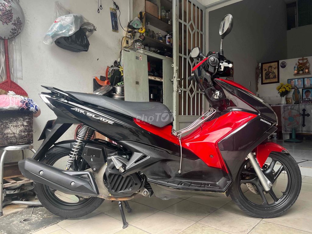 Honda Air Blade 2013 Đỏ đen. Mua bán Xe máy tại Quận Bình Thạnh Tp Hồ Chí Minh được đăng bởi lampark view  hình 4