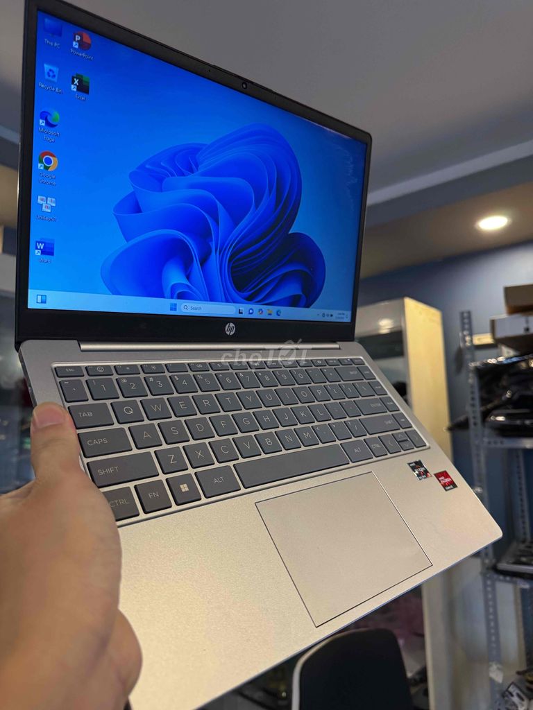 Thang lý laptop hp văn phòng zin tem đẹp keng