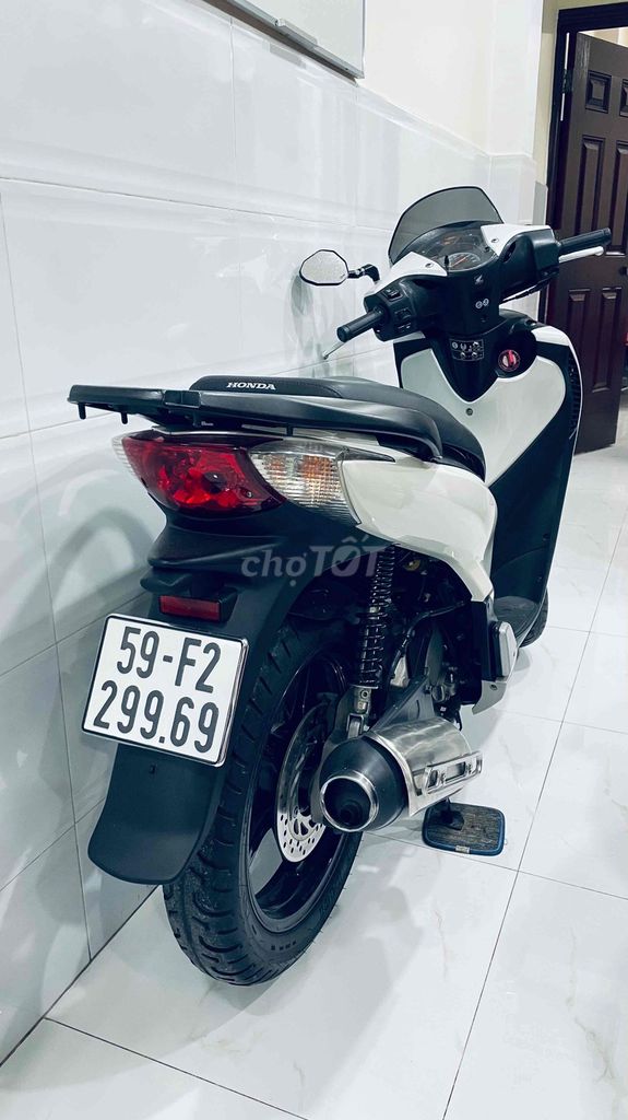 Honda SH Trắng. Mua bán Xe máy tại Quận 7 Tp Hồ Chí Minh được đăng bởi Đặng Tín hình 6