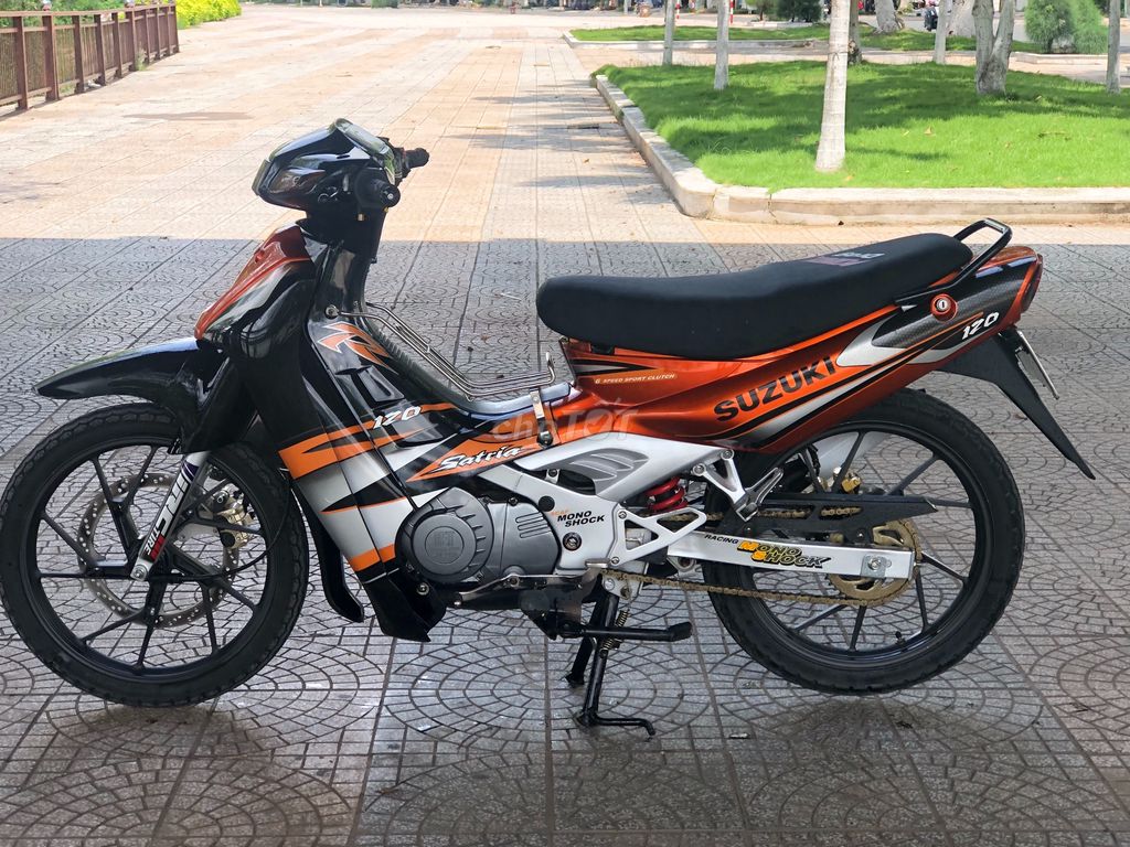 Xipo Satria 2000 trắng vàng đen giấy TTXQNN huyện phú giáo  Chugiongcom