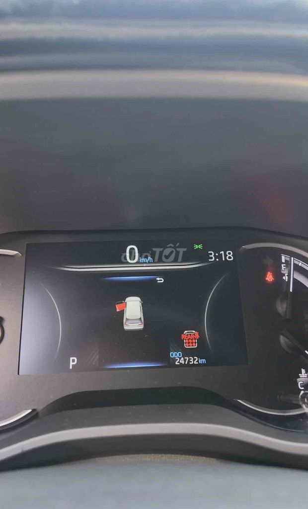 Toyota Innova Cross 2.0V 2024 Xanh Đen 24.700 km