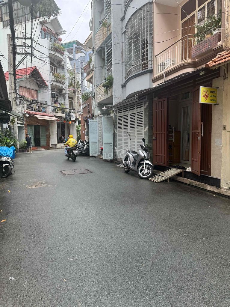 Аренда комнаты в автодорожке Huynh Van Banh в Чыонг-Са