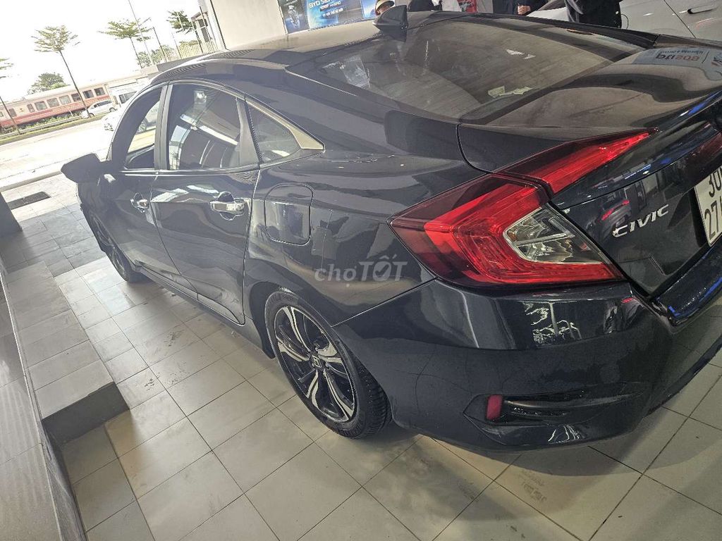 2018 1.5L Vtec Turbo - 70000 km. Mua bán Ô tô tại Quận Long Biên Hà Nội được đăng bởi Mr Ken hình 4