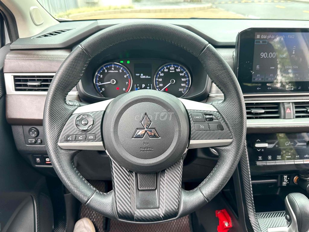 Xe 7 Chỗ Xpander 1.5 sx 2013 AT Premium. Mua bán Ô tô tại Quận Hoàng Mai Hà Nội được đăng bởi Thang Pham hình 5