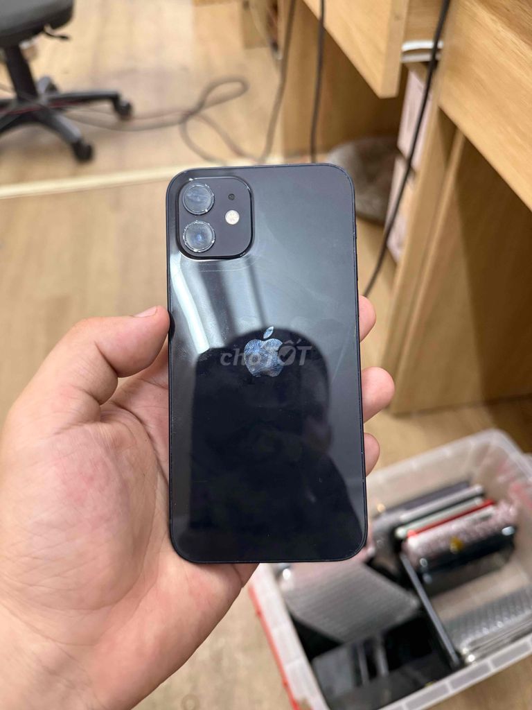 Apple iPhone 12 64GB Đen Đã sử dụng. Mua bán Điện thoại tại Quận Đống Đa Hà Nội được đăng bởi  HT Mobie Trả góp nợ xáu bao duyệt hình 1