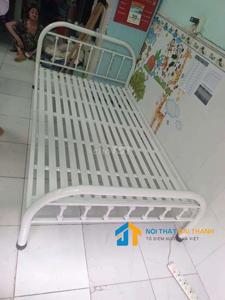 Giường sắt 1M2 kiểu Bi màu Trắng, HỎA TỐC HCM. Mua bán Giường, chăn ga gối nệm tại Quận Tân Phú Tp Hồ Chí Minh được đăng bởi NỘI THẤT ĐẠI THÀNH hình 1