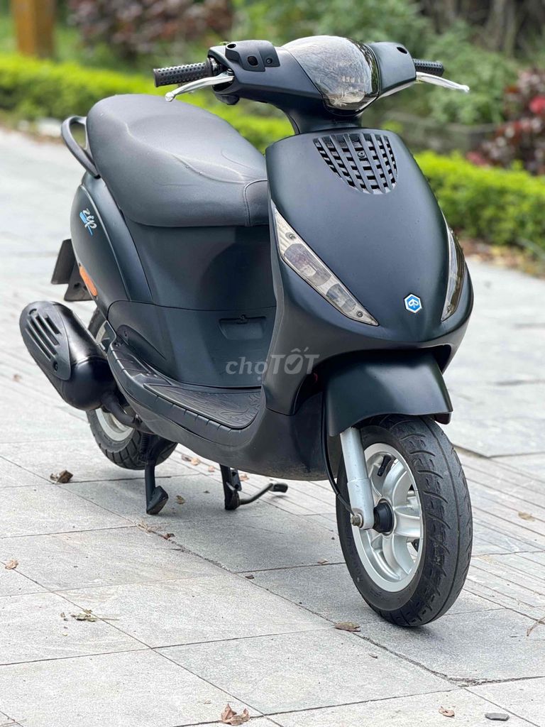 Импортная черная молния Piaggio