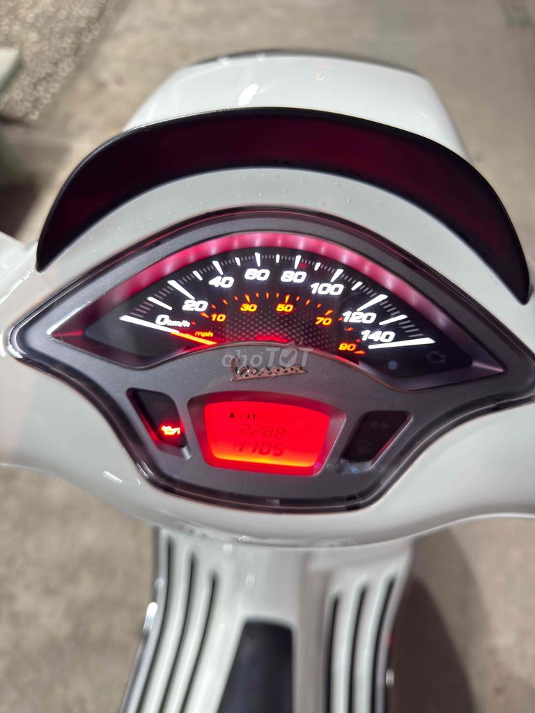 kẹt tiền cần bán gấp vespa 150abs. Mua bán Xe máy tại Quận Bình Tân Tp Hồ Chí Minh được đăng bởi Thạch Huy hình 1