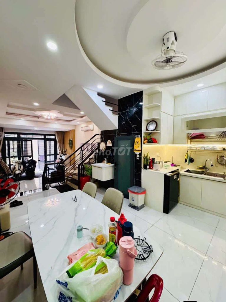 Аренда · 5 комн. · 68 м² · Quận Tân Phú, ул. Đường Tây Thạnh
