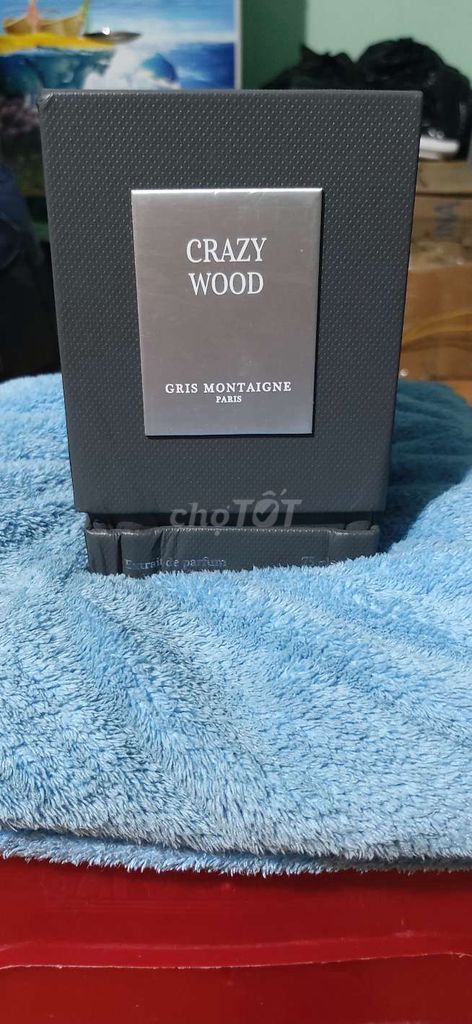 Mình cần bán  chai nước hoa Crazy Wood của Pháp