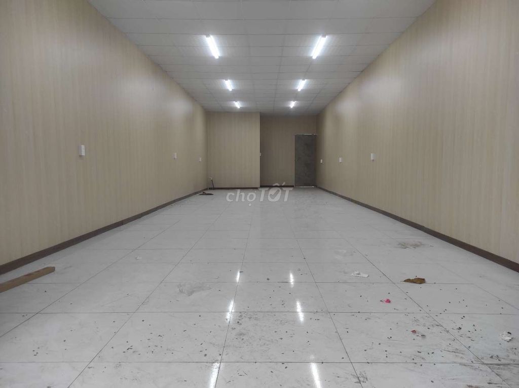 Cho thuê nhà mặt tiền Nguyễn Thị Thập, 100m2 trống suốt