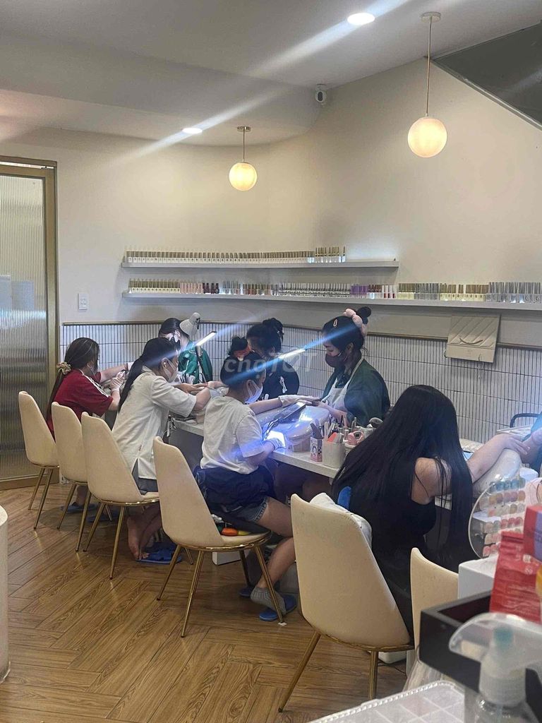 Tuyển Thợ Nails Làm Việc Ổn Định 2025. Việc làm Thợ làm nail tại Quận 3 Tp Hồ Chí Minh được đăng bởi Tùng hình 4