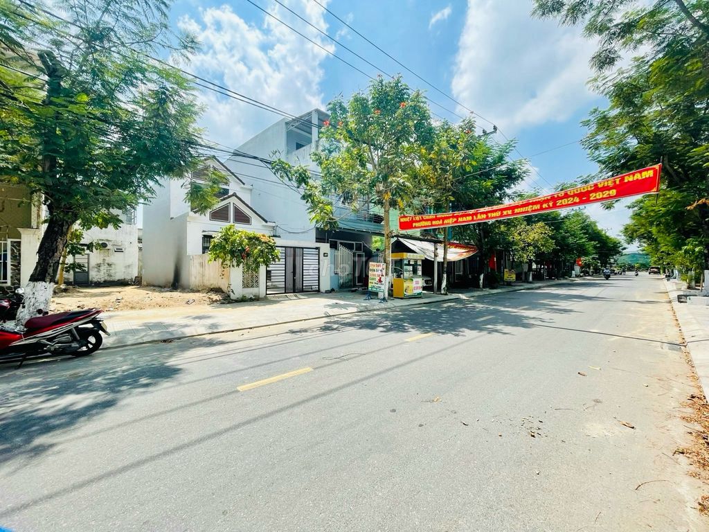 Bán đất mặt tiền đường Phan Đình Giót,sát Nguyễn Tất Thành
