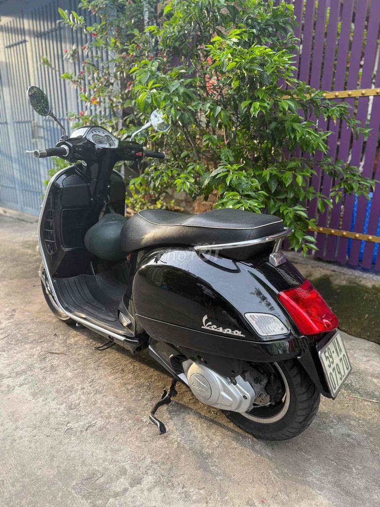Vespa GTS Super 4vie nhập khẩu ý. Mua bán Xe máy tại Quận Gò Vấp Tp Hồ Chí Minh được đăng bởi Nguyễn Hà hình 5